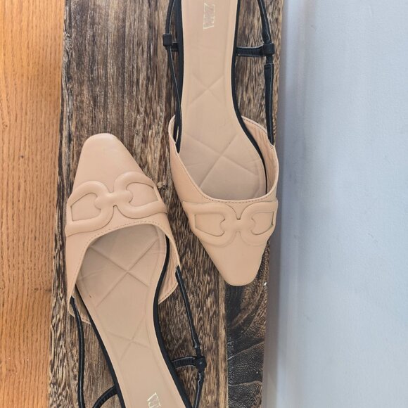 Zara flat - Picture 2 of 2